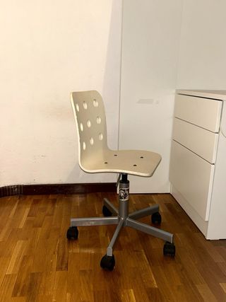 Litera Blanca Ikea con Escritorio y Armario