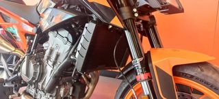 KTM 890 Duke GP 2022 | 7.863 km | 8.290€