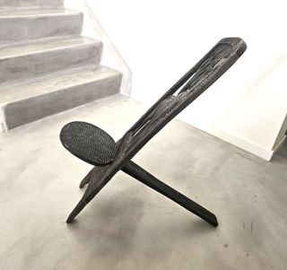 Antigua silla africana tallada en madera