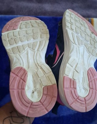Deportivas niña talla 33