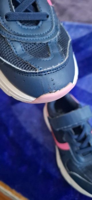 Deportivas niña talla 33
