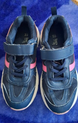 Deportivas niña talla 33