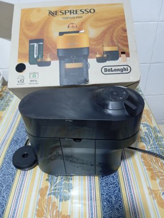 Cafetera Nespresso Negra