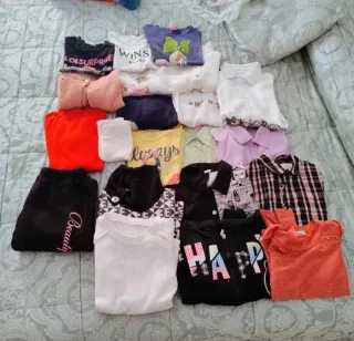 Lotto abbigliamento bimba 6/7 anni.