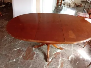 Mesa de comedor redonda de madera