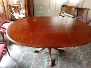 Mesa de comedor redonda de madera