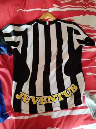 Camisetas de fútbol FC Barcelona y Juventus