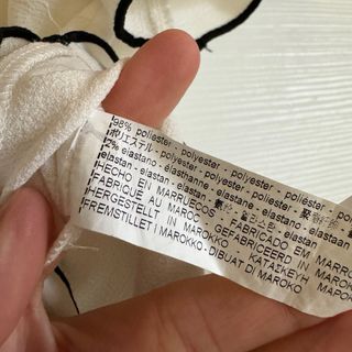 Zara Top Bianco con Dettagli Neri