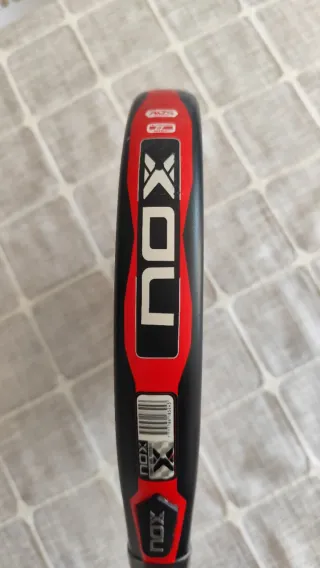 Pala de pádel NOX AT10 Genius 18K