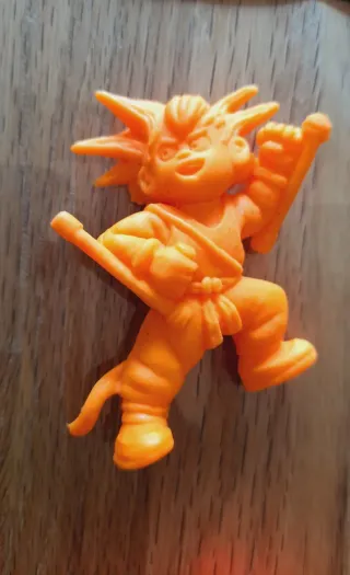 Figuras Dragon Ball goma y Diorama con pegatinas