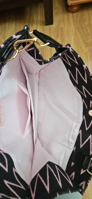 Bolso Mary Kay Negro y Rosa