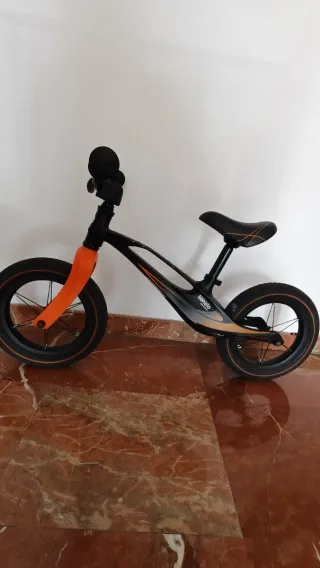 Bicicleta de equilibrio infantil