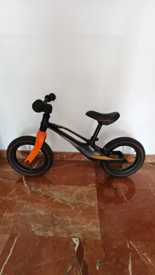 Bicicleta de equilibrio infantil