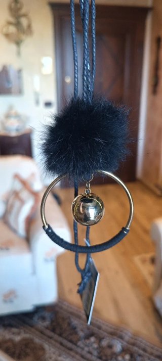 Collana FACIT con pom pom nero e cerchio oro