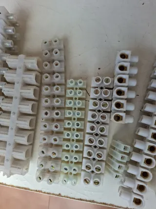 Conectores para empalmes eléctricos