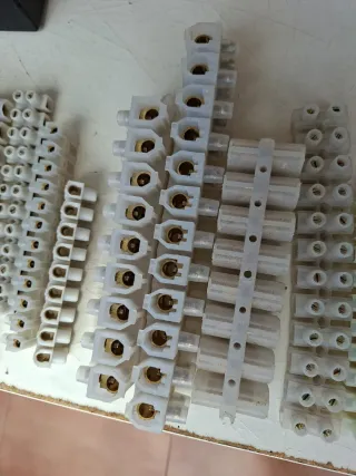 Conectores para empalmes eléctricos