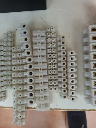 Conectores para empalmes eléctricos