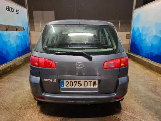 Mazda 2 2005
