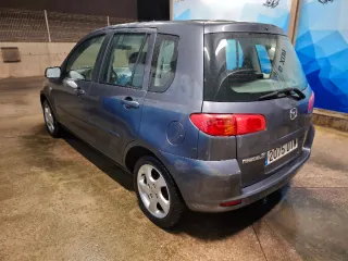 Mazda 2 2005