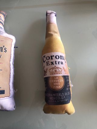 Adorno Botella Corona y Seagram's