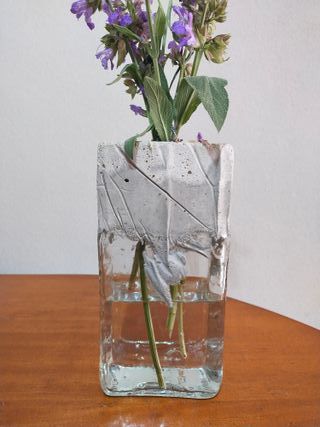 Jarrón Hormigón y Vidrio Diseño Moderno