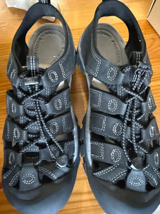 Sandalias KEEN Talla 43 Negras/Gris
