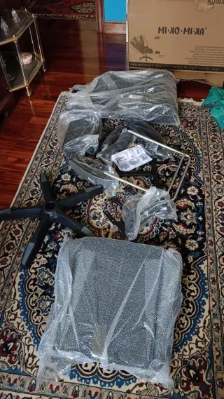 Silla Gaming XALE 813F Negra y gris.