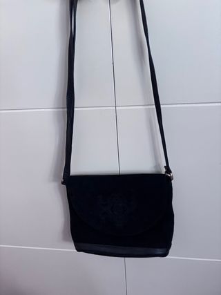 Bolso negro de piel