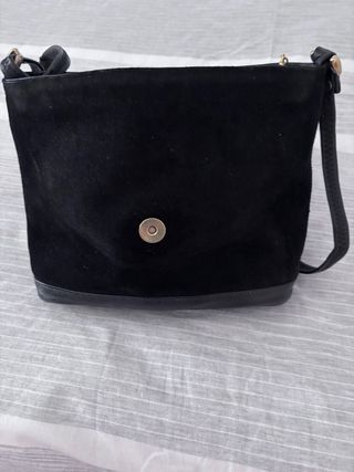 Bolso negro de piel