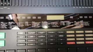 YAMAHA RX5 Caja de Ritmos