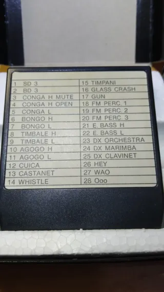 YAMAHA RX5 Caja de Ritmos