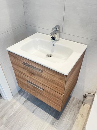 Lavabo Roca Nuevo grifería/mueble incluido