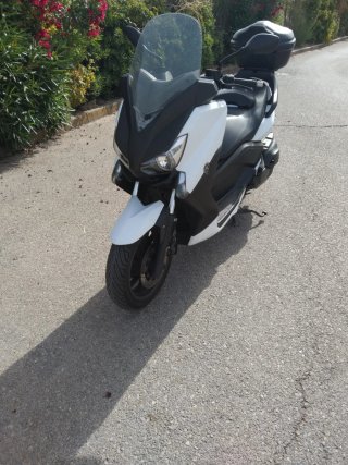 Yamaha XMAX 400 Maxi Scooter