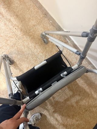 Andador aluminio con asiento, respaldo y frenos