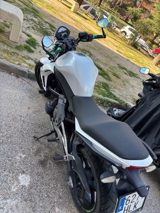 Kawasaki ER-6N Blanca