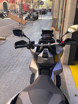 Honda ADV 350 Plata/Negra Automática