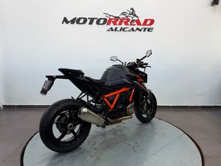 KTM 1390 SUPER DUKE R