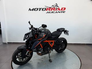 KTM 1390 SUPER DUKE R