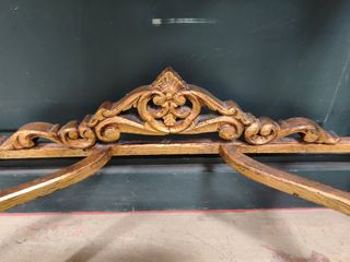 Consola Antigua Madera Dorada y Sobre de Mármol.