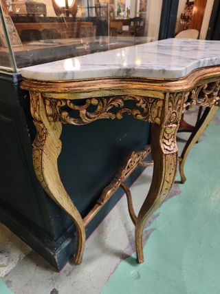 Consola Antigua Madera Dorada y Sobre de Mármol.
