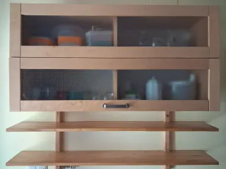 Mueble de comedor de madera