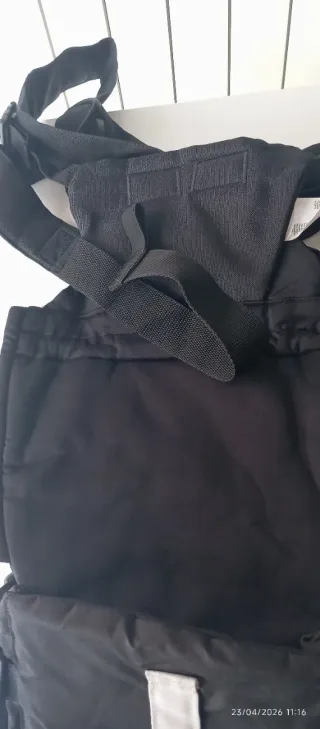 Mochila portabebés Chicco negra