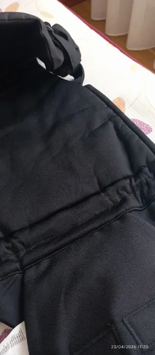 Mochila portabebés Chicco negra