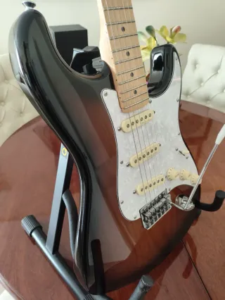 Squier Fender Stratocaster Modificada