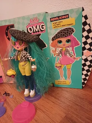 Muñeca LOL Surprise OMG Neonlicius