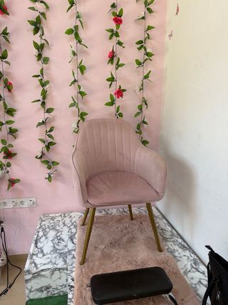 Se vende mobiliario de salon de uñas