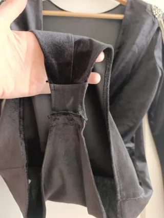 Body negro con hombreras