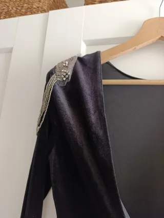 Body negro con hombreras