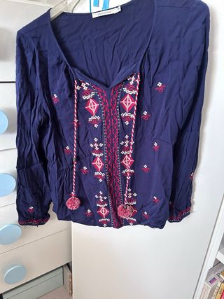 Camisa tipo hippy azul marino