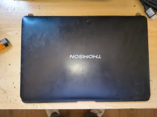 Portátil Thomson Negro - No Enciende